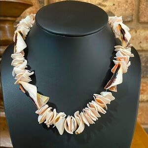 Vintage Chunky Peach Pink Large Square Puka Shaped Shells Beaded Choker